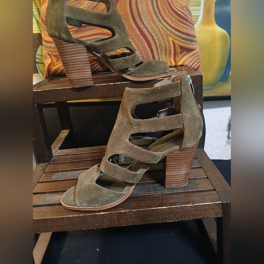 Get Ready For Fall With Open Toe Strappy Shoes - image 1